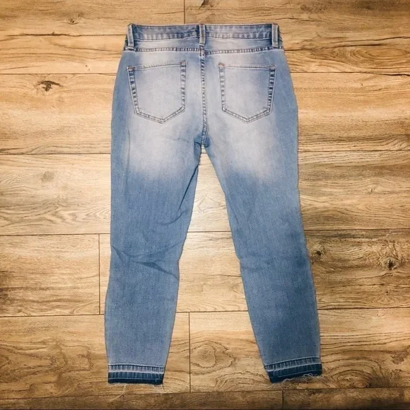 a.n.a. Floral Embroidered Skinny Ankle Jeans - Picture 6 of 8